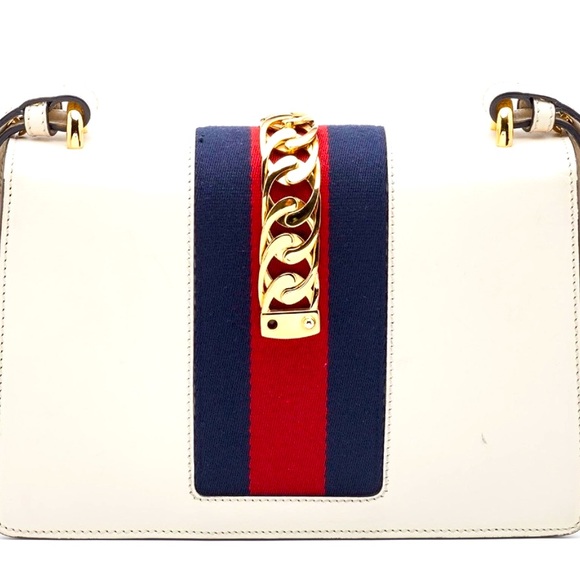 Meet your Posher, Adesola - Picture 1 of 1